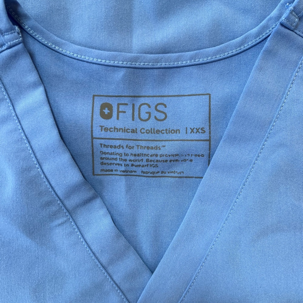 FIGS Women's Catarina One-Pocket Scrub Top, Ceil Blue (PO #1747), XXS - Picture 6 of 9
